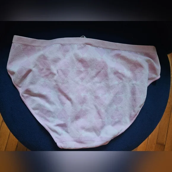 PINK Victoria's Secret Soft Pink Heart Patterned Bikini Panties Medium - Picture 3 of 4